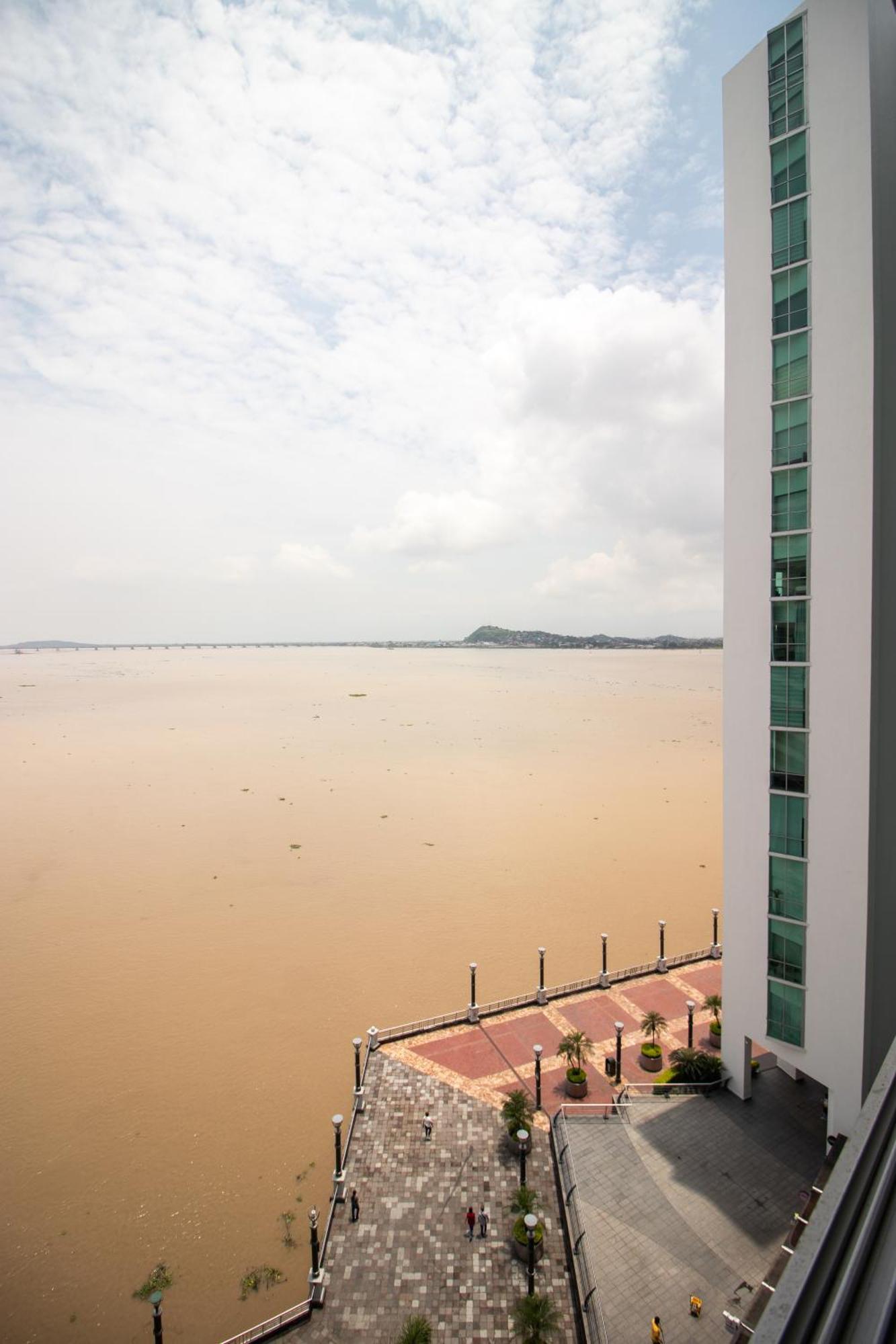 Vista Frente Al Rio, Exclusivo Con Piscina Apartment Guayaquil