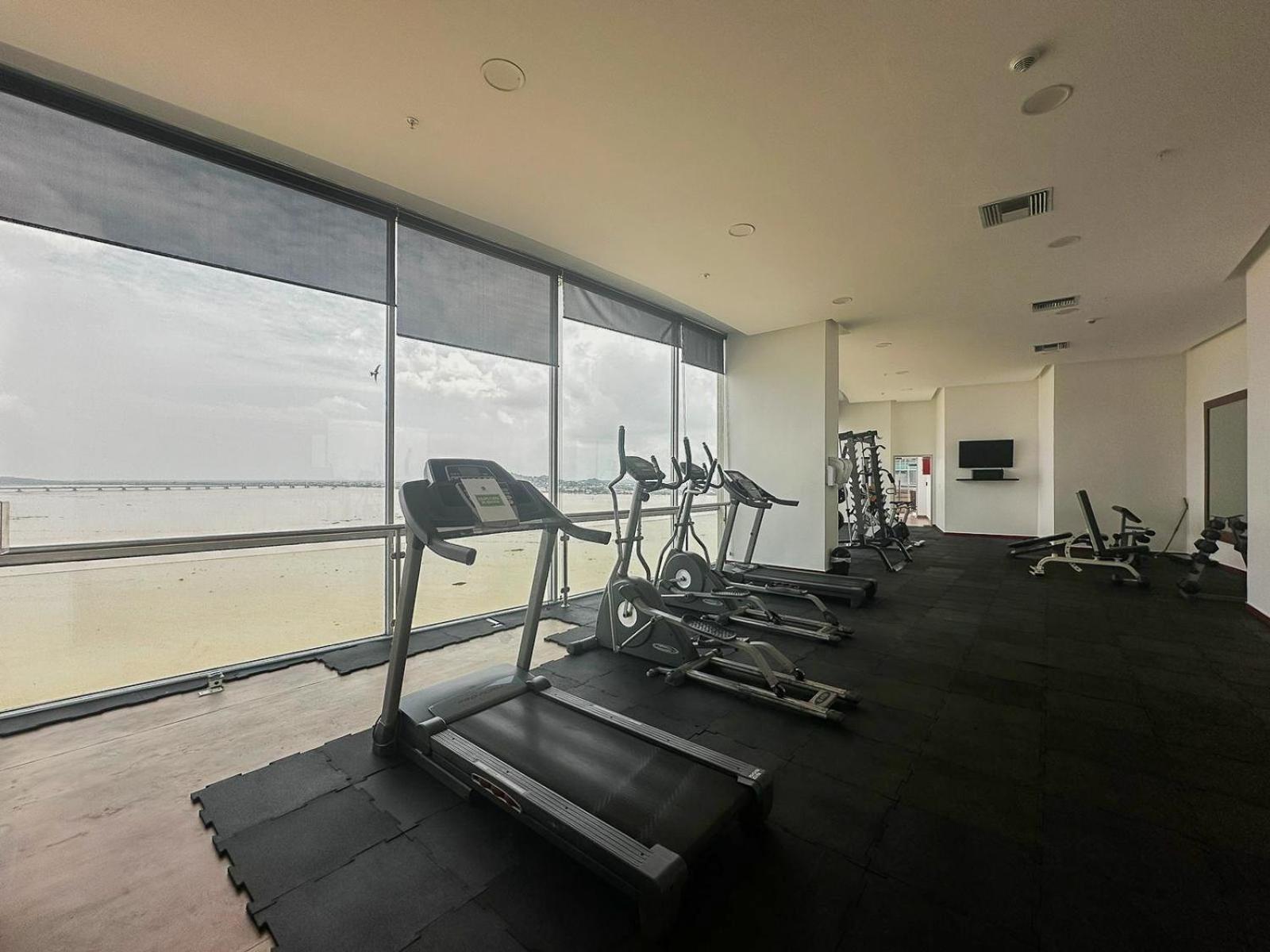 Vista Frente Al Rio, Exclusivo Con Piscina * Guayaquil